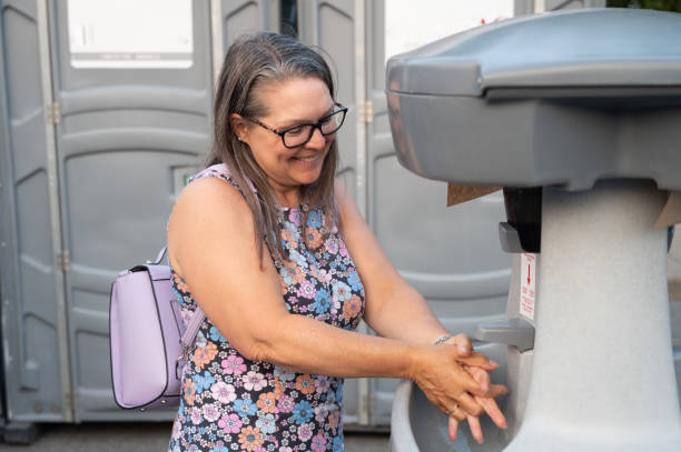 Best Portable bathroom rental  in Wheeling, IL